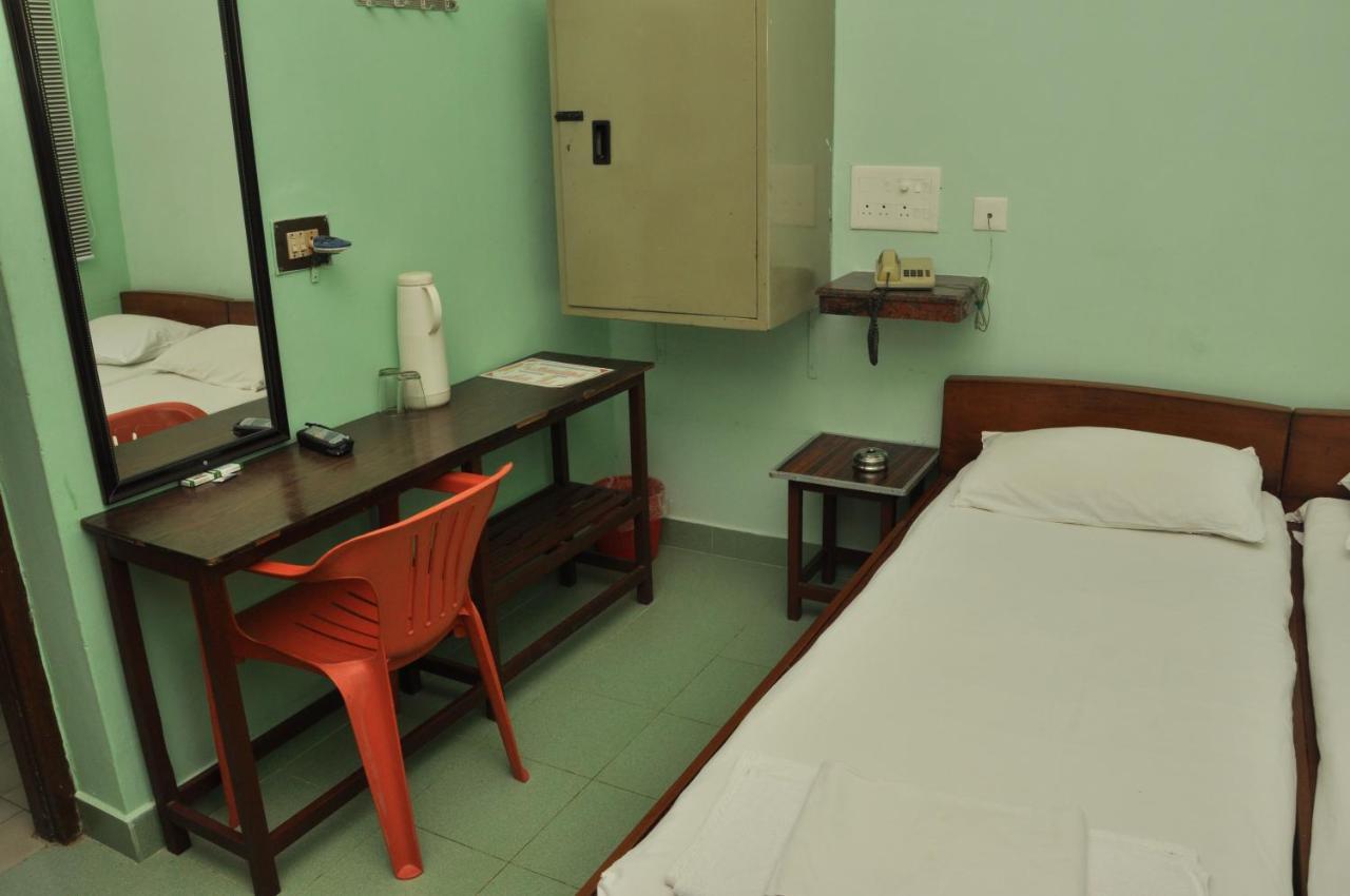 Valli Hotel Thanjavur Exterior foto